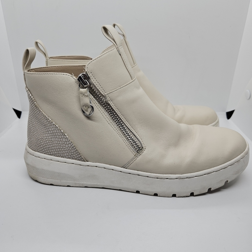 Vionic Brinkely Women's Slip-on Side Zip Boot in Ivory US 8
